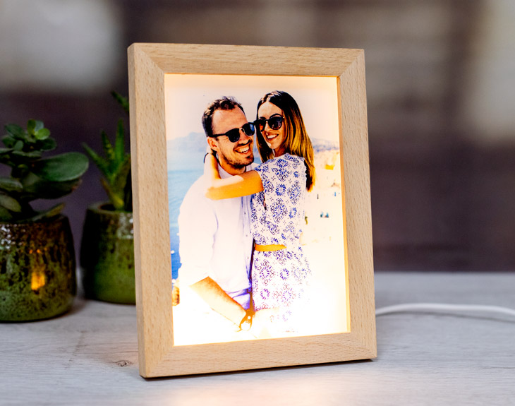 Marco luminoso de foto personalizado en metacrilato
